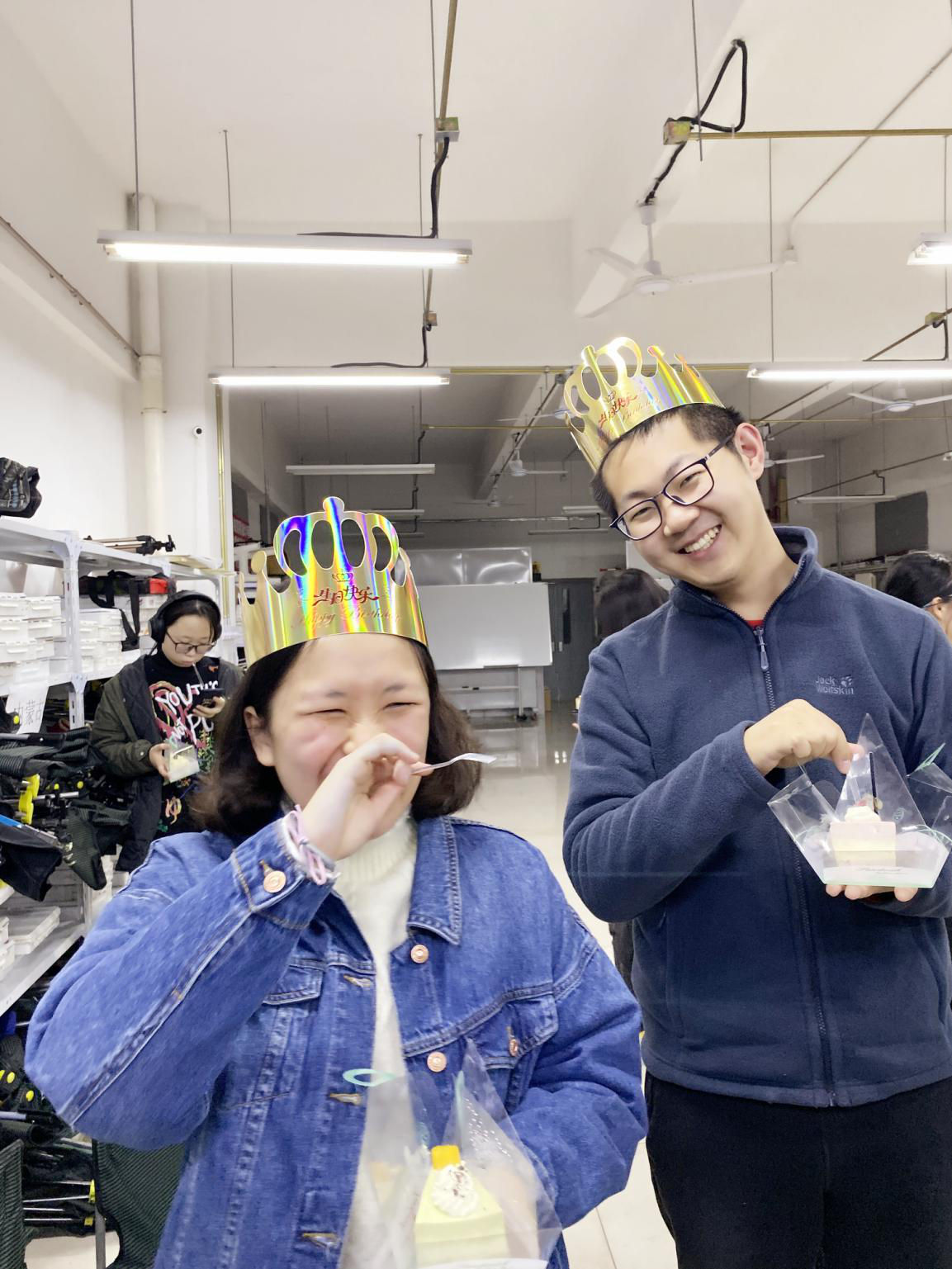 暖暖的集體生日會和頒獎儀式